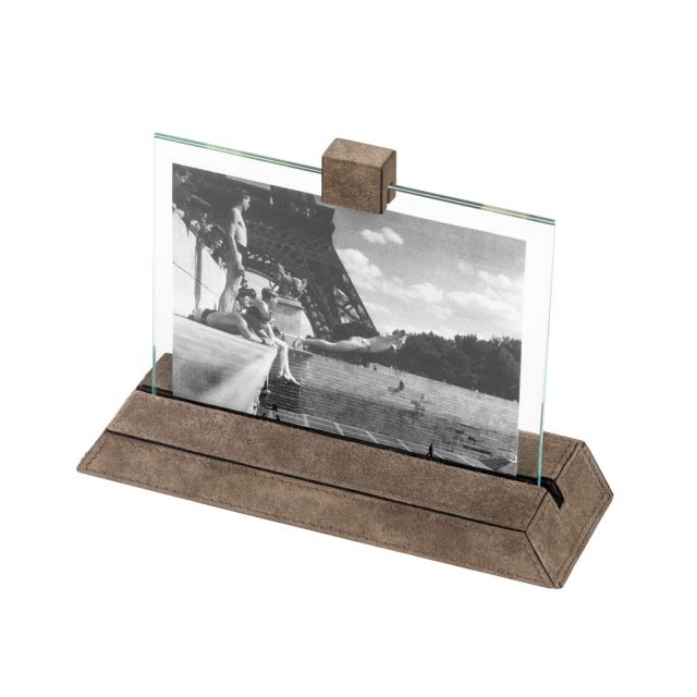 Photo frame made of wood covered in leather - IO | GioBagnara