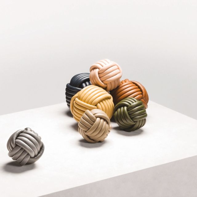 Bestseller product primary image : Door stop node in nappa leather | GioBagnara Venezia